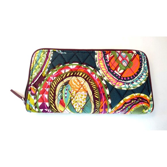 Vera Bradley RFID Georgia Wallet Heirloom Paisley Green Mauve Purple NWT Fall - Picture 1 of 6